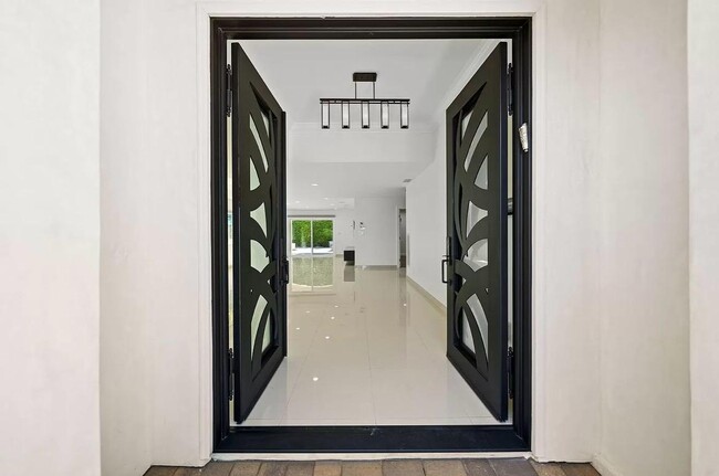 Photo - 6243 Berquist Ave