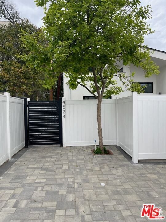Building Photo - 4524 Mammoth Ave Rental