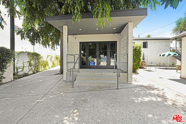 Building Photo - 2614 Alsace Ave