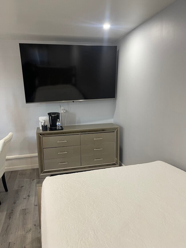 Photo - 5508 Via San Delarro St Unit 1