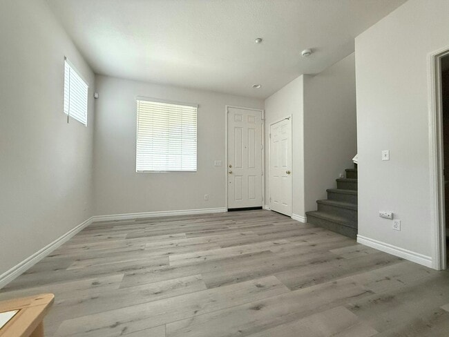 Photo - 956 Mira Lago Way