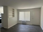 Photo - 4443 Kansas St