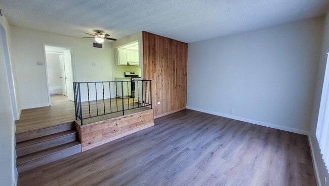 Building Photo - Remodeled Upstairs 2 Bed 2 Bath Condo with...