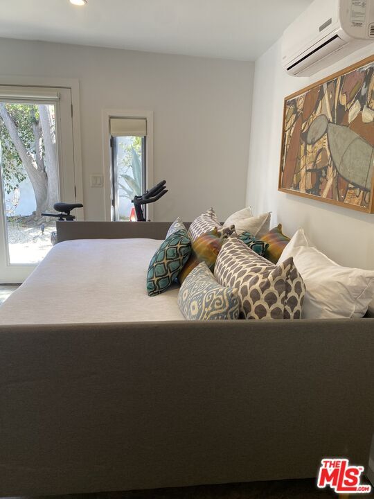 Photo - 1053 S Alfred St Unit A