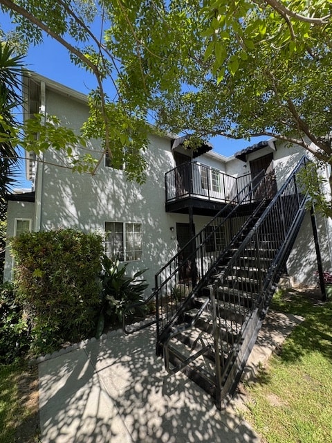 Building Photo - 3415 W Alameda Ave Unit A Rental
