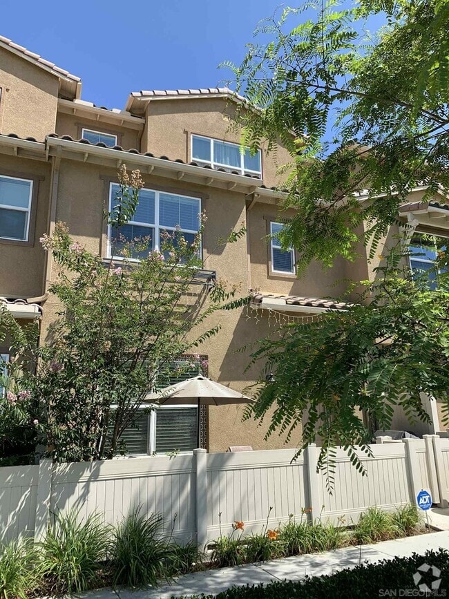 Building Photo - 1367 Santa Diana Rd Unit 4 Rental