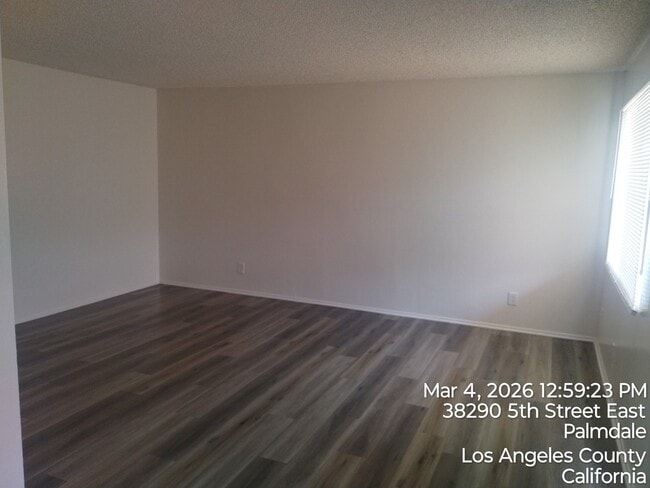 Photo - 38290 5th St E