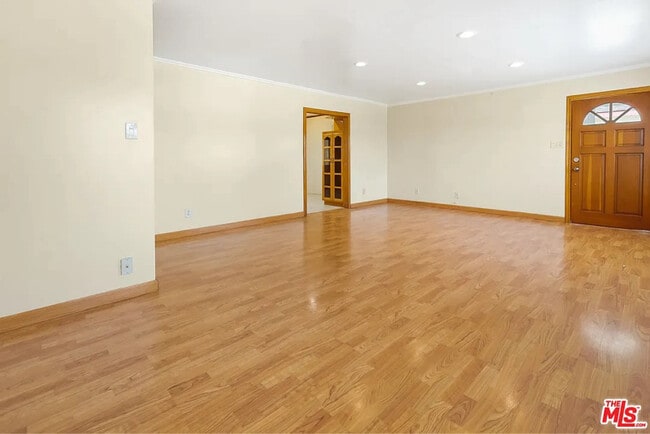 Photo - 430 E 184th St