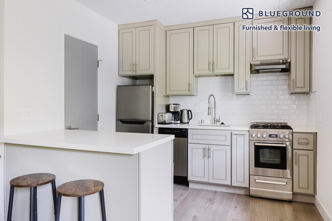 Photo - 4136 Grand View Blvd Unit FL0-ID1326