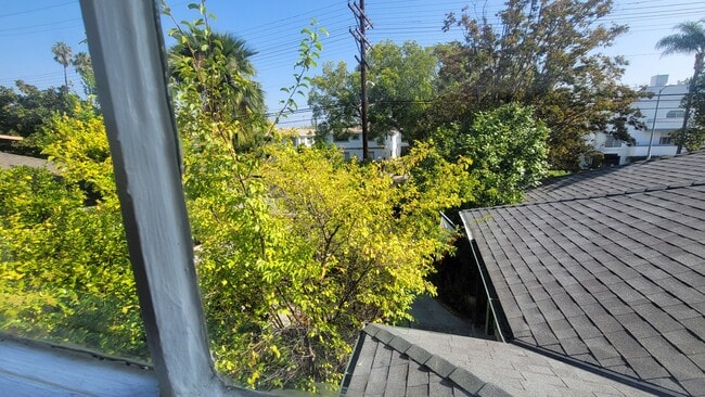 Photo - 5025 Cahuenga Blvd Unit 5025