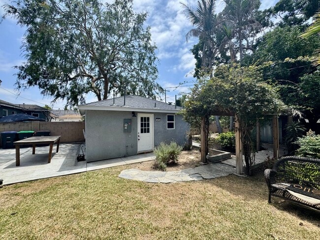 Photo - 874-876 North Orange St Unit #876