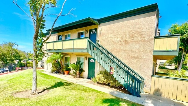 Darling, Upstairs, Corner-End Condo Unit i... - Darling, Upstairs, Corner-End Condo Unit i...
