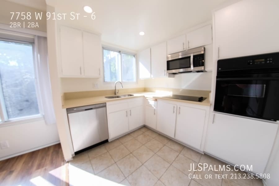 Photo - 7758 W 91st St Apartment Unit 6