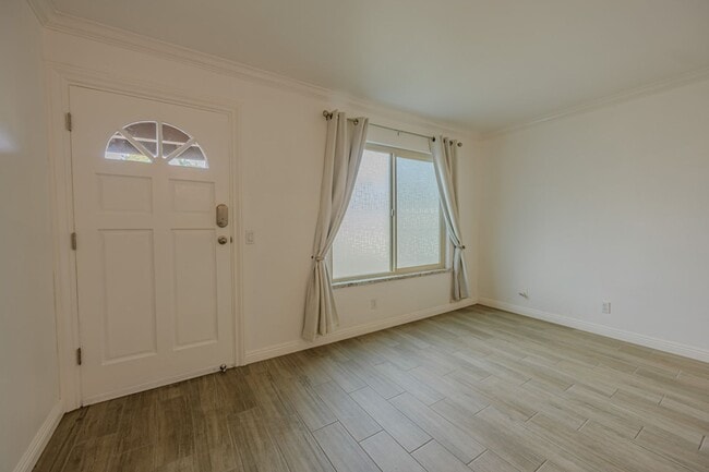 Photo - Beautifully Remodeled 1 BD, 1 Mile to beach Unit 28