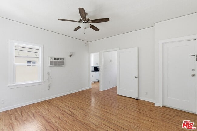 Photo - 1603 1/2 N Harvard Blvd