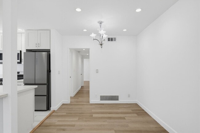 Photo - 337 Rexford Dr Unit 8