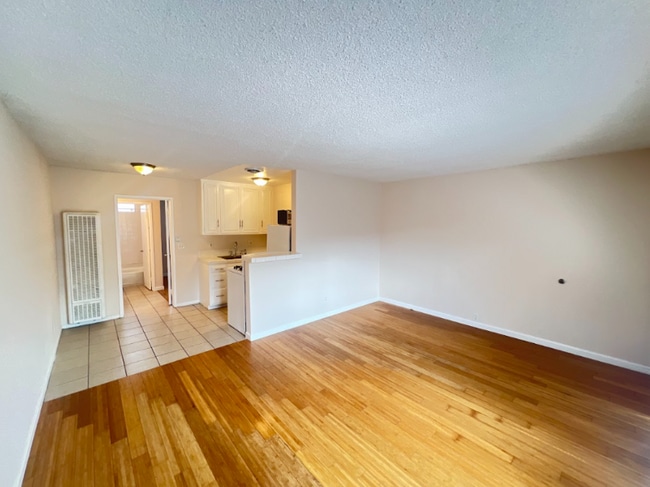 Photo - 2435 2nd St Unit 2