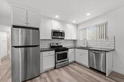 Photo - 925 W 30th St Apartment Unit 14A