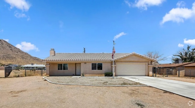 Building Photo - 3 BEDROOM APPLE VALLEY HOME