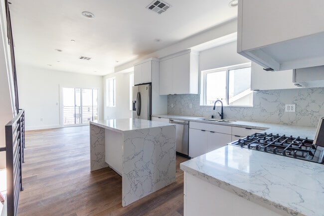 Photo - 4507 1/4 W 18th St