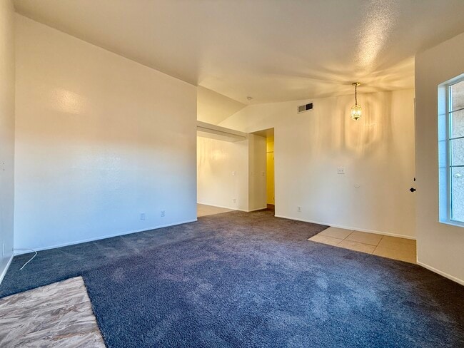 Photo - 5843 Charlotte Pl