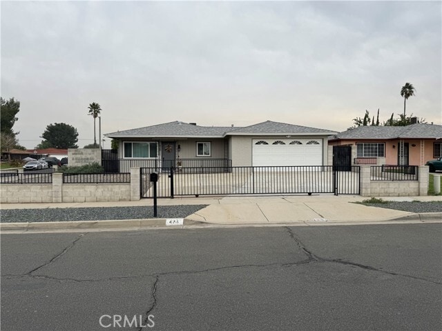 Building Photo - 428 E Montrose St