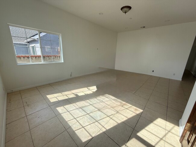 Photo - 2045 Bellevue Dr