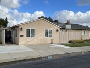 Photo - 917 E Cypress St House