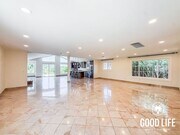 Photo - 5820 Carnegie St