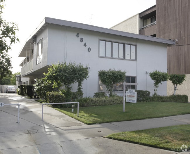 Building Photo - 4840 Van Noord Ave Rental
