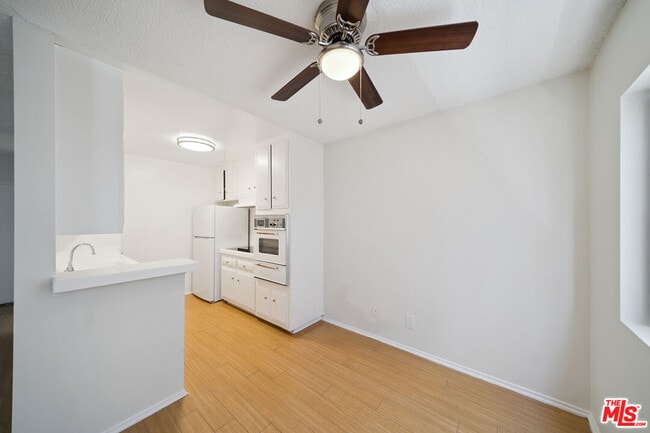Photo - 7032 Lanewood Ave Condo Unit 203