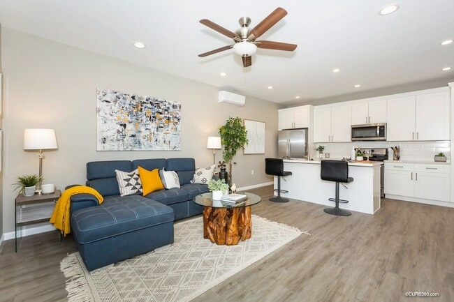 Building Photo - 4929 W Mountain View Dr