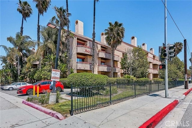 Building Photo - 941 W Carson St Unit 108
