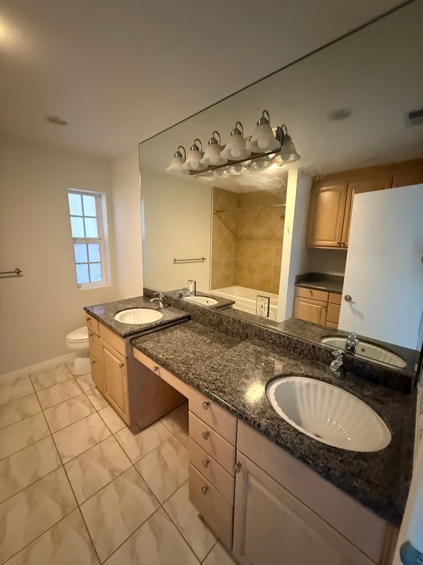 Photo - 1279 Clayford Ave