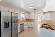 Photo - Single-story 3+3 in Woodland Hills w/appli... House