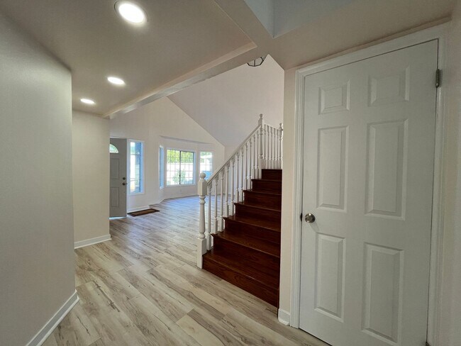 Photo - Reseda 4+3 w/fireplace, vaulted ceilings, new flooring, solar panels, + pool! (7522 Balcom Ave)
