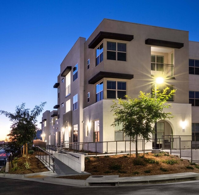 Building Photo - Luma at El Corazon Rental