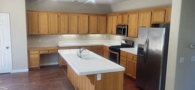 Photo - 33207 Breighton Wood St