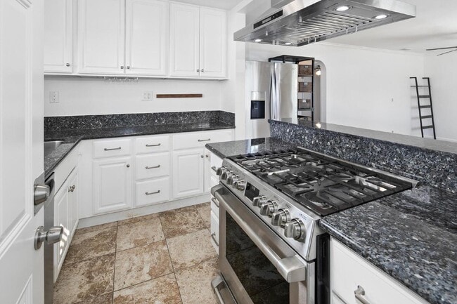 Photo - Mission Valley/Linda Vista 2 Bed Updated home with mountain views