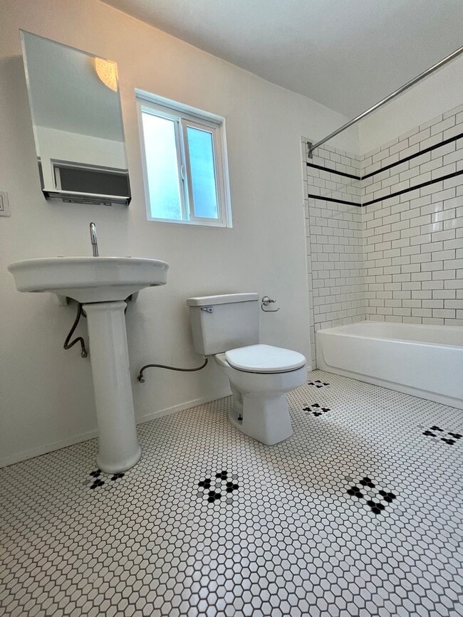 Photo - 2822 W Ave 33 Unit 2822
