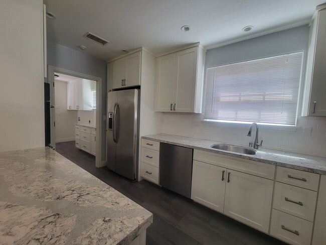 Photo - 3240-3242 Cerritos Ave