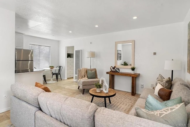 Building Photo - 4262 Wilson Ave Unit 8