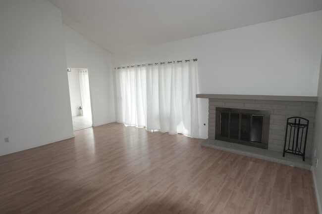 Photo - 157 Conifer Cir