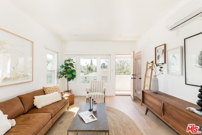 Building Photo - 5847 1/2 Ernest Ave