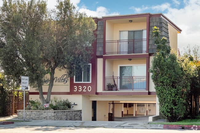 Building Photo - 3320 Redondo Beach Blvd.