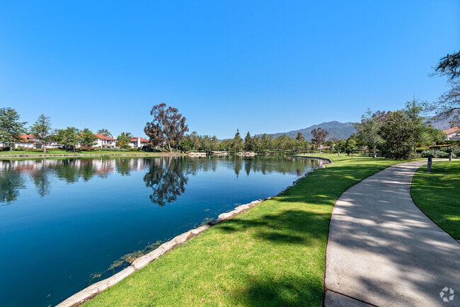 Building Photo - 1 Brisa Del Lago Rental