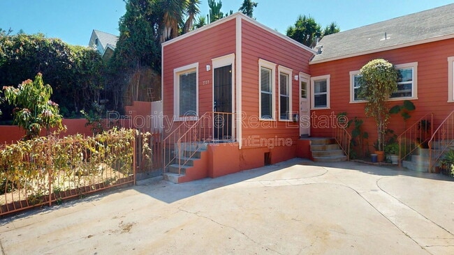 Building Photo - 2709 C St