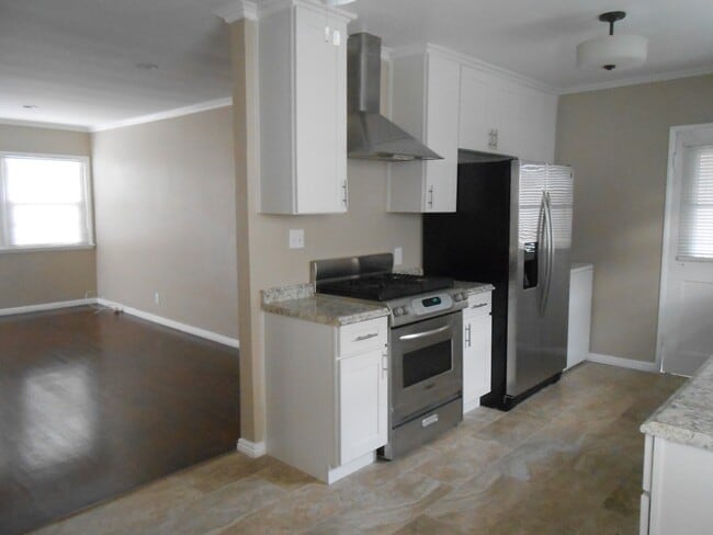 Photo - 6941 Glasgow Ave Unit #2