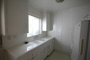 Kitchen Room - 140 N Wilson Ave Unit 10