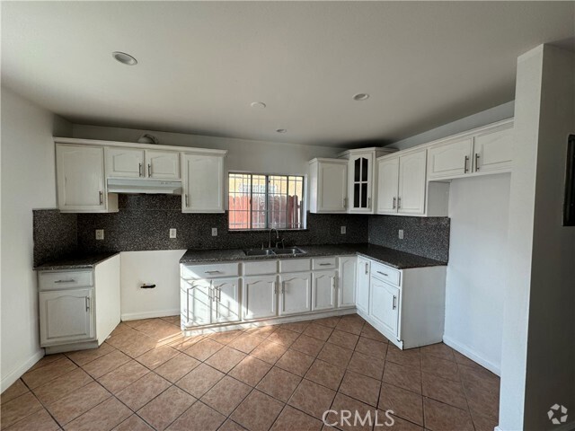 Building Photo - 1759 E 92nd St Rental